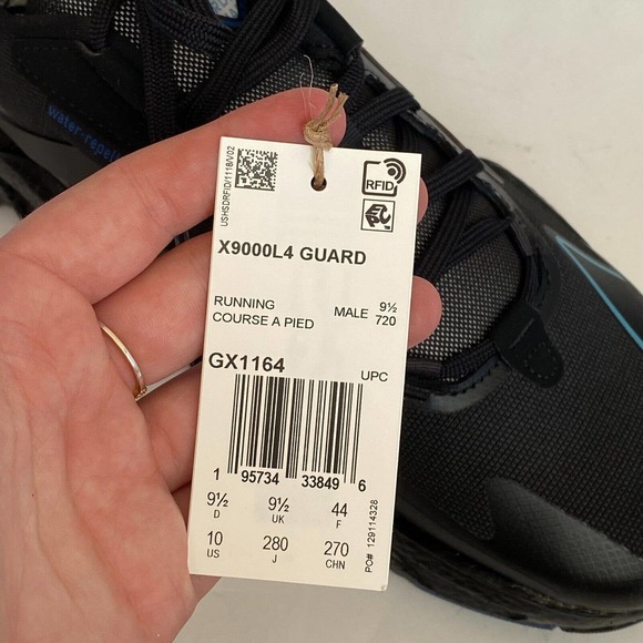 Athletic_Shoes